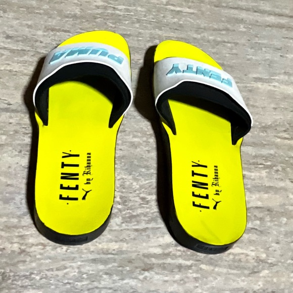 Fenty Puma by Rihanna surf slides - Picture 2 of 15